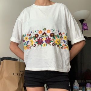 MOVING SALE   Flowery embroidered White Tee shirt